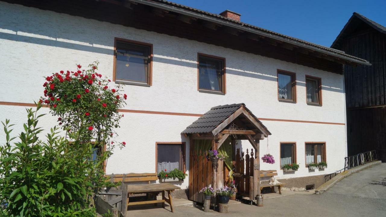Ferienwohnung Auf Einem Richtigen Bauernhof Finkenstein am Faaker See Екстериор снимка
